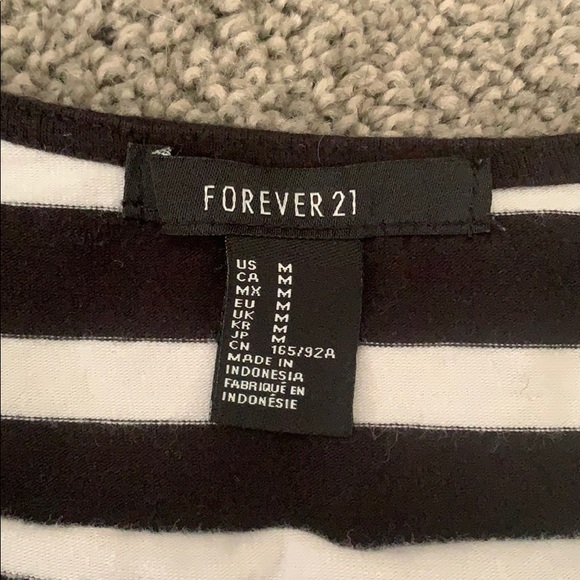 Long sleeve crop top with stripes - Picture 3 of 3